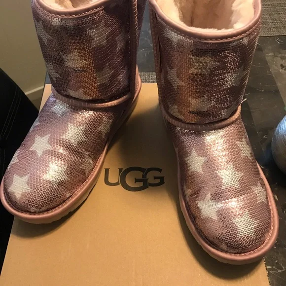 Like new UGG boots / worn once / warm /soft/ ❤️❤️ - Picture 7 of 7